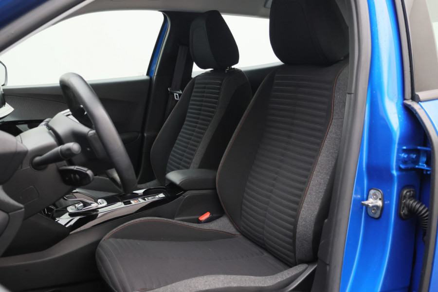 Peugeot e-2008 EV Active Pack 50 kWh SOH 90%, Camera, Apple Carplay, Climate, Cruise, PDC