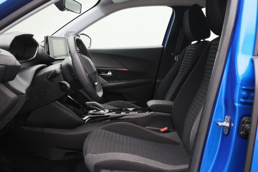Peugeot e-2008 EV Active Pack 50 kWh SOH 90%, Camera, Apple Carplay, Climate, Cruise, PDC