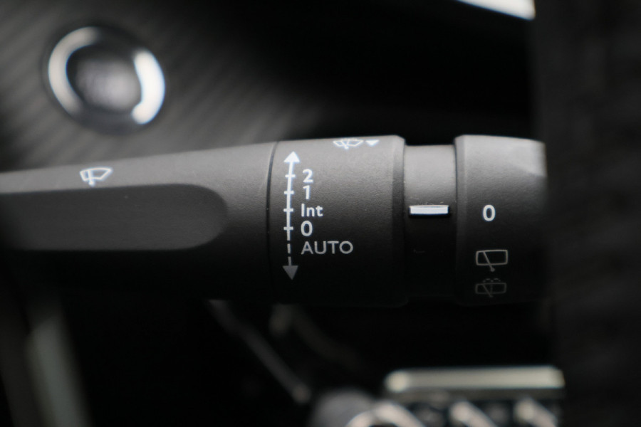 Peugeot e-2008 EV Active Pack 50 kWh SOH 90%, Camera, Apple Carplay, Climate, Cruise, PDC