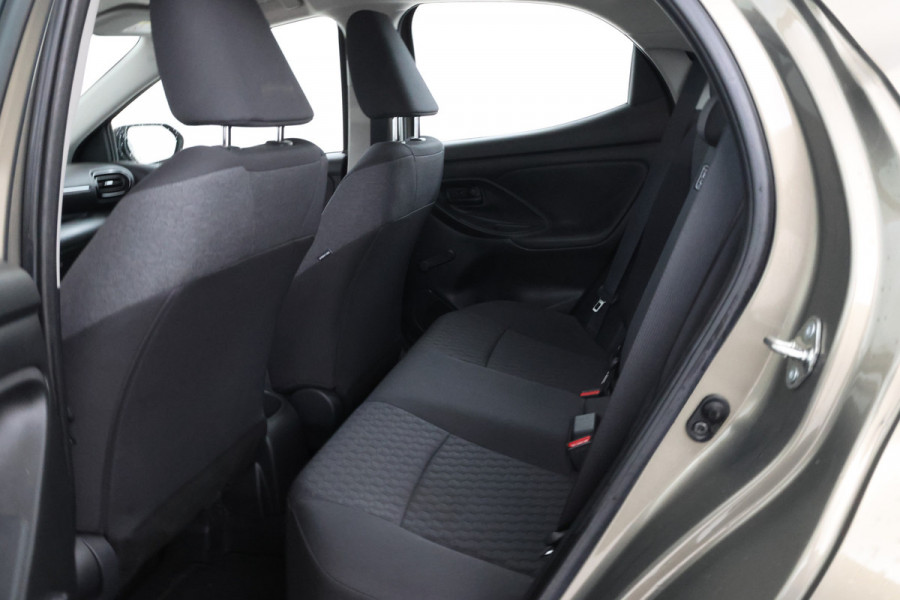 Toyota Yaris 1.5 VVT-i Active 5 Deurs Navigatie, Airco