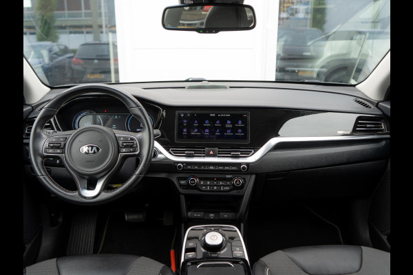 Kia e-Niro DynamicLine 64 kWh | Trekhaak | 3 Fase | Adaptieve Cruise Control | Navigatie | Carplay | Parkeersensoren | Achteruitrijcamera |
