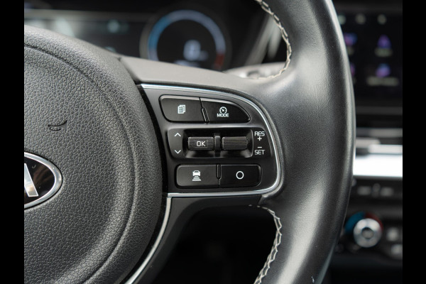Kia e-Niro DynamicLine 64 kWh | Trekhaak | 3 Fase | Adaptieve Cruise Control | Navigatie | Carplay | Parkeersensoren | Achteruitrijcamera |
