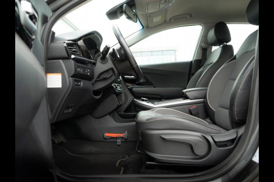 Kia e-Niro DynamicLine 64 kWh | Trekhaak | 3 Fase | Adaptieve Cruise Control | Navigatie | Carplay | Parkeersensoren | Achteruitrijcamera |