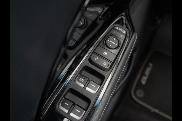 Kia e-Niro DynamicLine 64 kWh | Trekhaak | 3 Fase | Adaptieve Cruise Control | Navigatie | Carplay | Parkeersensoren | Achteruitrijcamera |