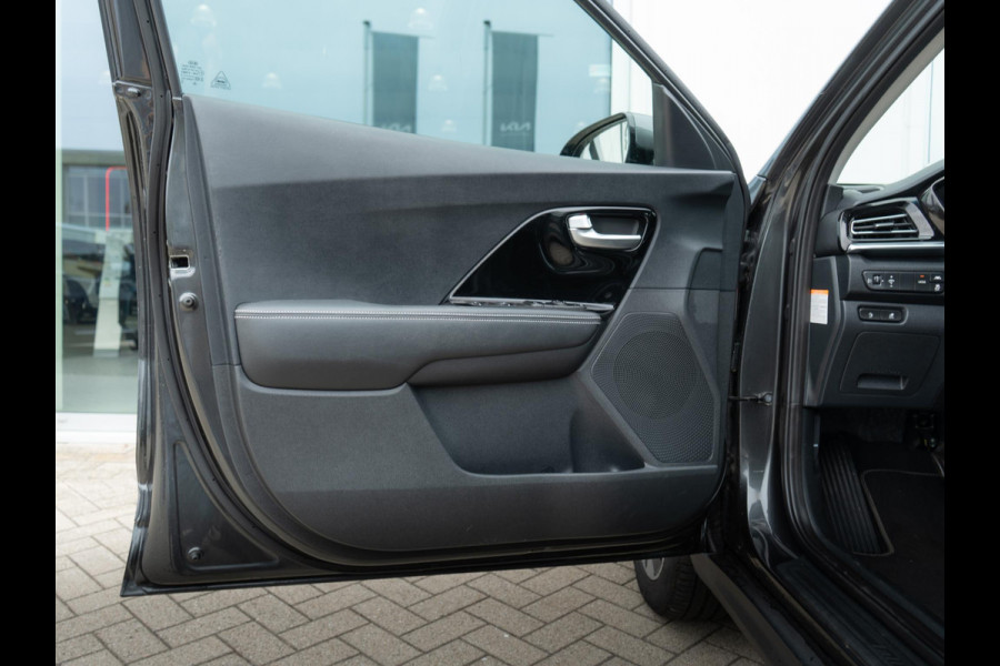 Kia e-Niro DynamicLine 64 kWh | Trekhaak | 3 Fase | Adaptieve Cruise Control | Navigatie | Carplay | Parkeersensoren | Achteruitrijcamera |
