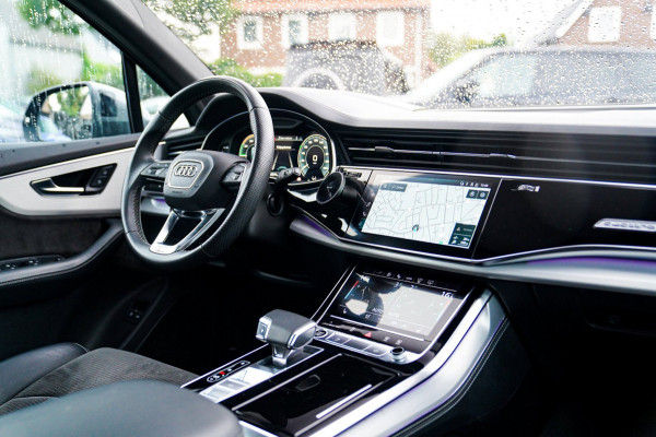 Audi Q7 55 TFSI e quattro Pro Line Plus | Luchtvering | Head Up Display | Elektrisch trekhaak | Apple Carplay | Bang & Olufsen