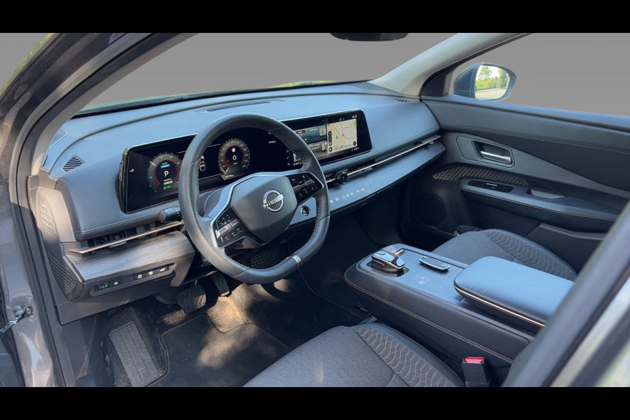 Nissan ARIYA Advance 66 kWh / Trekhaak / 360Camera / Keyless / Sfeerverlichting / 19'' / CarPlay / Stoel+Stuurverwarming / Dodehoek / DAB / ACC