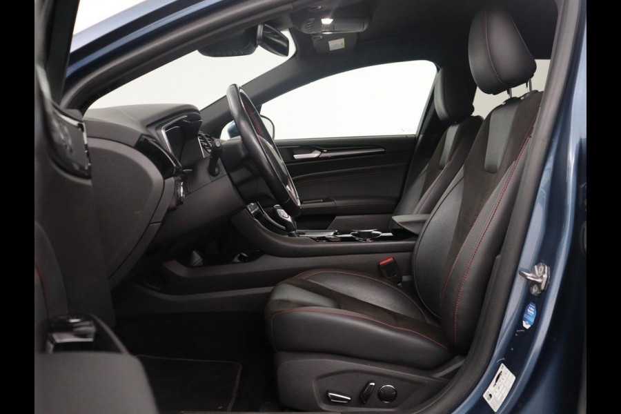 Ford Mondeo Wagon 2.0 IVCT HEV St-Line | Leder/alcantara | Memory | Cruise control | Dodehoek detectie | Stuur/stoel verwarming | Achterbank verwarming | Carplay | Camera | Park assist | Elektrische achterklep