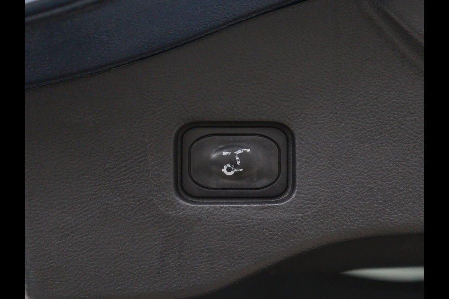 Ford Mondeo Wagon 2.0 IVCT HEV St-Line | Leder/alcantara | Memory | Cruise control | Dodehoek detectie | Stuur/stoel verwarming | Achterbank verwarming | Carplay | Camera | Park assist | Elektrische achterklep