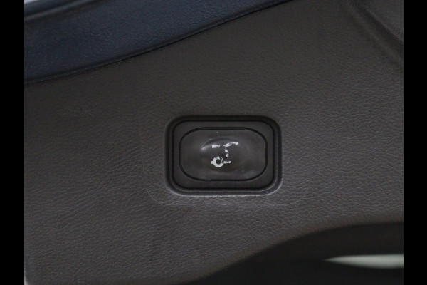 Ford Mondeo Wagon 2.0 IVCT HEV St-Line | Leder/alcantara | Memory | Cruise control | Dodehoek detectie | Stuur/stoel verwarming | Achterbank verwarming | Carplay | Camera | Park assist | Elektrische achterklep