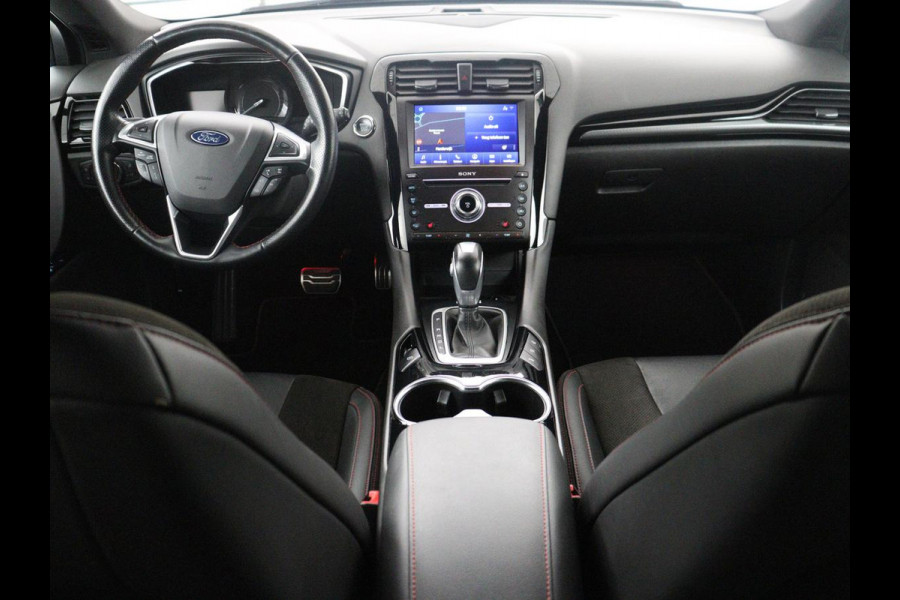 Ford Mondeo Wagon 2.0 IVCT HEV St-Line | Leder/alcantara | Memory | Cruise control | Dodehoek detectie | Stuur/stoel verwarming | Achterbank verwarming | Carplay | Camera | Park assist | Elektrische achterklep
