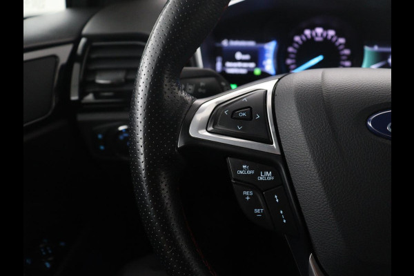 Ford Mondeo Wagon 2.0 IVCT HEV St-Line | Leder/alcantara | Memory | Cruise control | Dodehoek detectie | Stuur/stoel verwarming | Achterbank verwarming | Carplay | Camera | Park assist | Elektrische achterklep