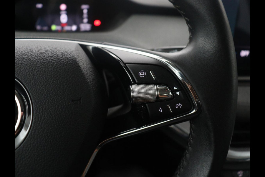 Škoda Enyaq iV 60 | SOH 91,0% | Half leder | Cruise control | Carplay | Navigatie | Sfeerverlichting | Climate control | Camera | Park assist | EV