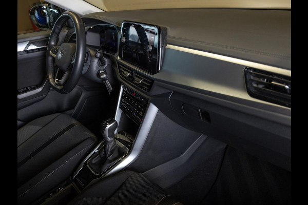 Volkswagen T-Roc 1.5 TSI Style 150pk / Stoelverwarming / Achteruitrijcamera / Stuurwielverwarming / Apple carplay /