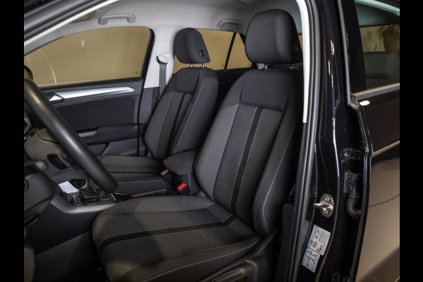 Volkswagen T-Roc 1.5 TSI Style 150pk / Stoelverwarming / Achteruitrijcamera / Stuurwielverwarming / Apple carplay /
