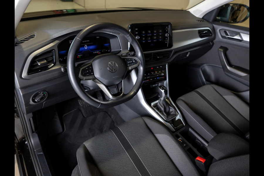 Volkswagen T-Roc 1.5 TSI Style 150pk / Stoelverwarming / Achteruitrijcamera / Stuurwielverwarming / Apple carplay /
