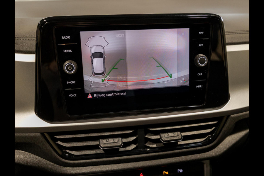 Volkswagen T-Roc 1.5 TSI Style 150pk / Stoelverwarming / Achteruitrijcamera / Stuurwielverwarming / Apple carplay /
