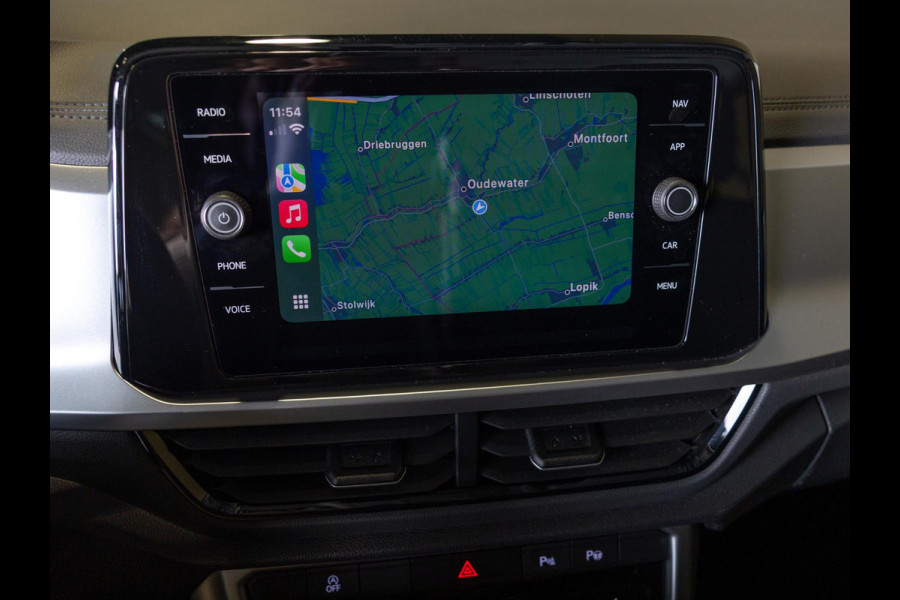 Volkswagen T-Roc 1.5 TSI Style 150pk / Stoelverwarming / Achteruitrijcamera / Stuurwielverwarming / Apple carplay /
