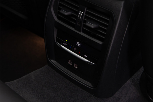 BMW 3 Serie Touring M340i xDrive High Executive Pano, Head-up, Leder, Trekhaak, Laserlight