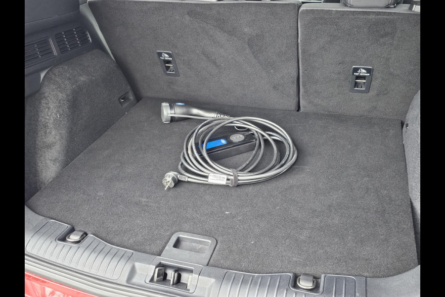 Ford Kuga 2.5 PHEV Titanium | Adaptive cruise control | Camera | Dodehoeksensoren | Head up display | Koplampen adaptief