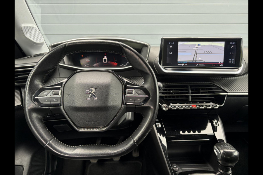 Peugeot 208 1.2 PureTech Allure ✓2e Eigenaar✓102pk✓360 ° Camera✓Carplay✓Pano✓Clima✓Cruise✓Lm velgen✓Halfleder✓Pdc V+A✓Recent beurt gehad✓Dealer Onderhouden✓6 Bak✓N.A.P✓Apk tot 07-2028