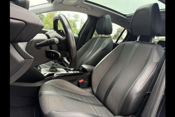 Peugeot 208 1.2 PureTech Allure ✓2e Eigenaar✓102pk✓360 ° Camera✓Carplay✓Pano✓Clima✓Cruise✓Lm velgen✓Halfleder✓Pdc V+A✓Recent beurt gehad✓Dealer Onderhouden✓6 Bak✓N.A.P✓Apk tot 07-2028