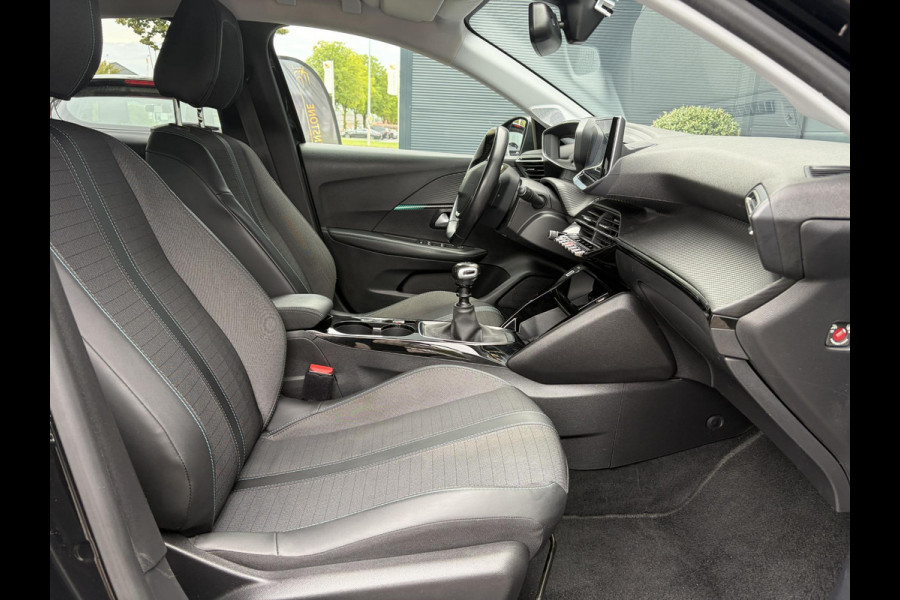 Peugeot 208 1.2 PureTech Allure ✓2e Eigenaar✓102pk✓360 ° Camera✓Carplay✓Pano✓Clima✓Cruise✓Lm velgen✓Halfleder✓Pdc V+A✓Recent beurt gehad✓Dealer Onderhouden✓6 Bak✓N.A.P✓Apk tot 07-2028