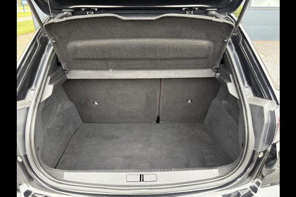 Peugeot 208 1.2 PureTech Allure ✓2e Eigenaar✓102pk✓360 ° Camera✓Carplay✓Pano✓Clima✓Cruise✓Lm velgen✓Halfleder✓Pdc V+A✓Recent beurt gehad✓Dealer Onderhouden✓6 Bak✓N.A.P✓Apk tot 07-2028