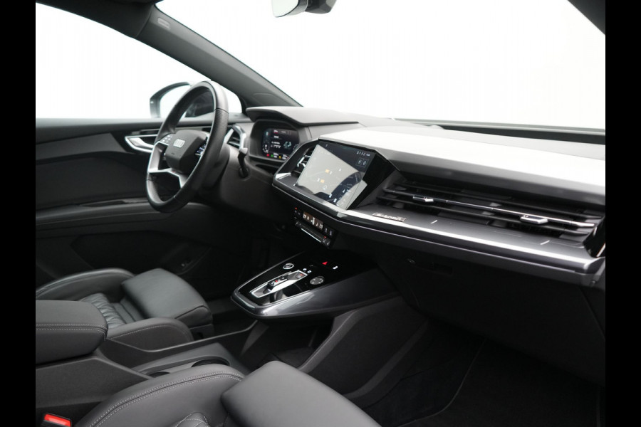 Audi Q4 e-tron 40 S edition 82 kWh 204pk Dealer O.H. | Adaptive Cruise | Head Up | Camera | Lederen Sportstoelen Memory & Verwarmd | Blis | Keyless | Matrix LED | Apple Carplay | Navigatie | DAB | 19"L.M |