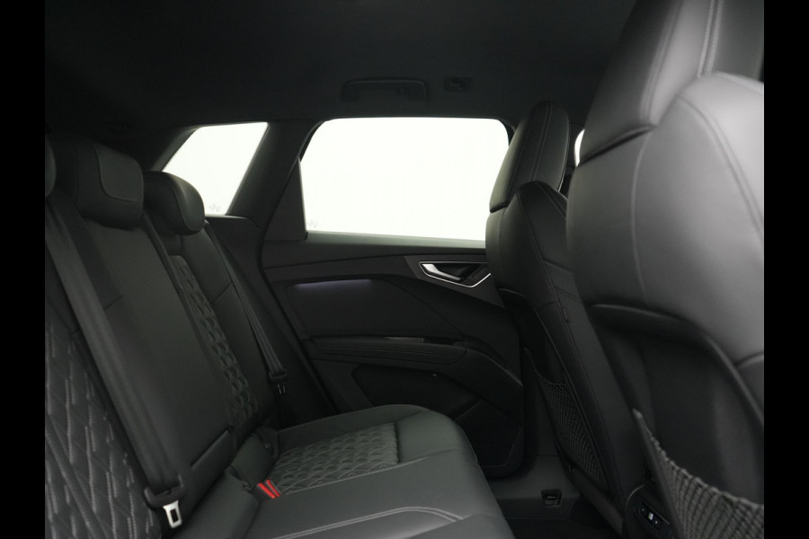Audi Q4 e-tron 40 S edition 82 kWh 204pk Dealer O.H. | Adaptive Cruise | Head Up | Camera | Lederen Sportstoelen Memory & Verwarmd | Blis | Keyless | Matrix LED | Apple Carplay | Navigatie | DAB | 19"L.M |