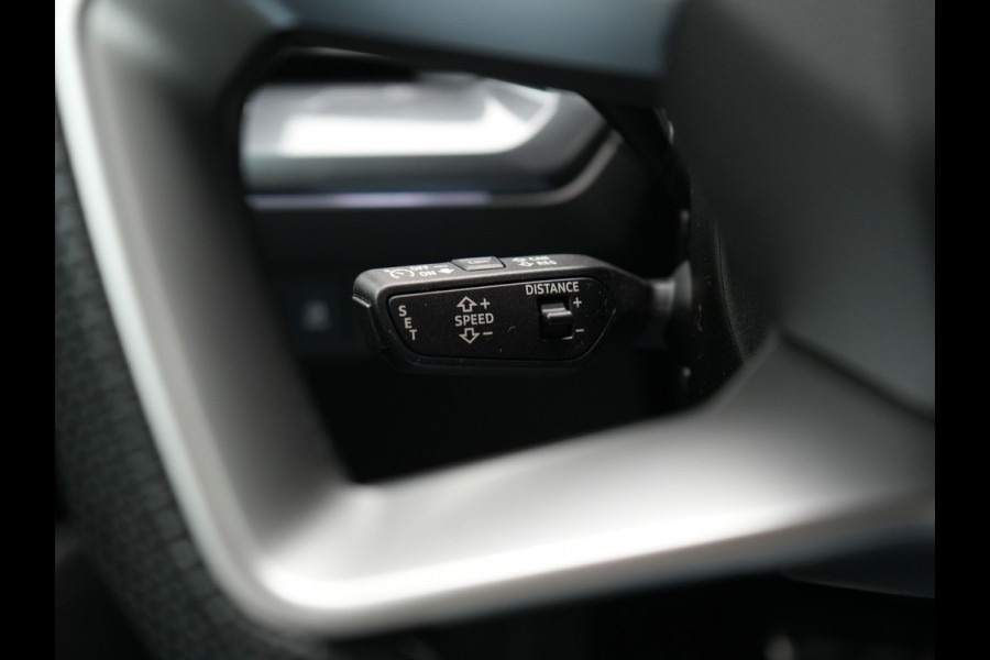 Audi Q4 e-tron 40 S edition 82 kWh 204pk Dealer O.H. | Adaptive Cruise | Head Up | Camera | Lederen Sportstoelen Memory & Verwarmd | Blis | Keyless | Matrix LED | Apple Carplay | Navigatie | DAB | 19"L.M |
