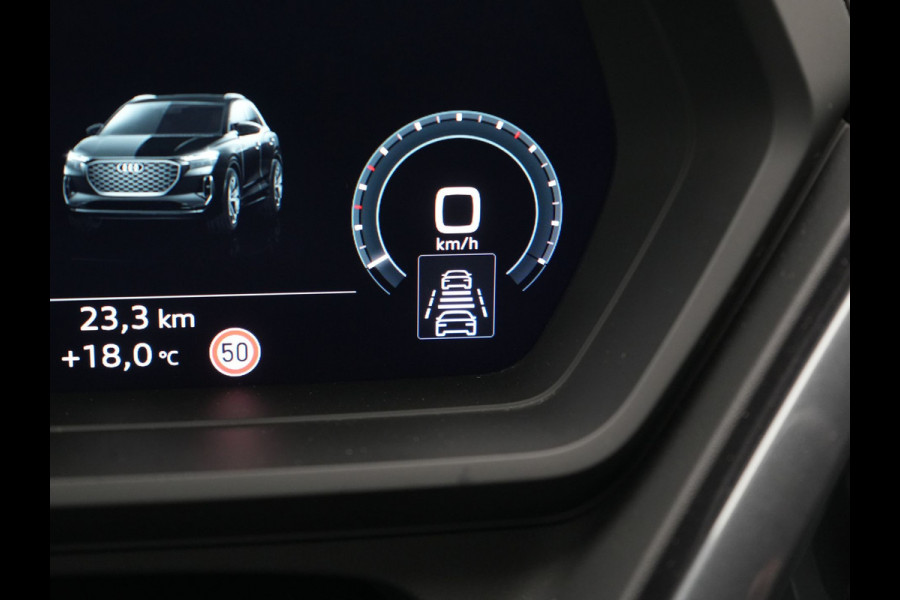 Audi Q4 e-tron 40 S edition 82 kWh 204pk Dealer O.H. | Adaptive Cruise | Head Up | Camera | Lederen Sportstoelen Memory & Verwarmd | Blis | Keyless | Matrix LED | Apple Carplay | Navigatie | DAB | 19"L.M |