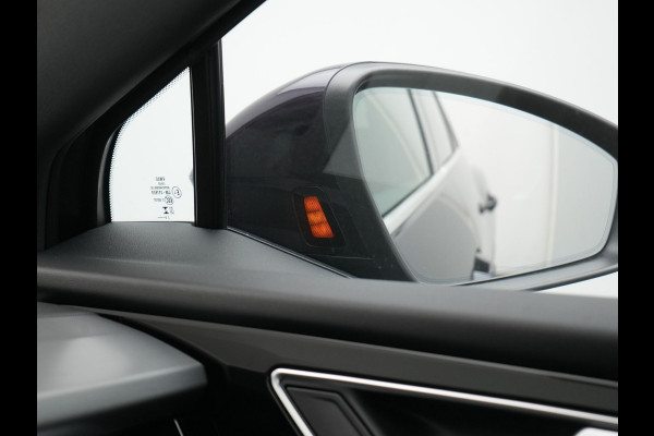 Audi Q4 e-tron 40 S edition 82 kWh 204pk Dealer O.H. | Adaptive Cruise | Head Up | Camera | Lederen Sportstoelen Memory & Verwarmd | Blis | Keyless | Matrix LED | Apple Carplay | Navigatie | DAB | 19"L.M |