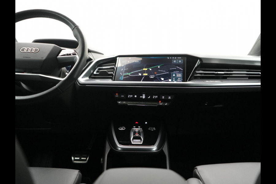Audi Q4 e-tron 40 S edition 82 kWh 204pk Dealer O.H. | Adaptive Cruise | Head Up | Camera | Lederen Sportstoelen Memory & Verwarmd | Blis | Keyless | Matrix LED | Apple Carplay | Navigatie | DAB | 19"L.M |