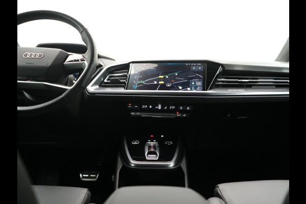 Audi Q4 e-tron 40 S edition 82 kWh 204pk Dealer O.H. | Adaptive Cruise | Head Up | Camera | Lederen Sportstoelen Memory & Verwarmd | Blis | Keyless | Matrix LED | Apple Carplay | Navigatie | DAB | 19"L.M |