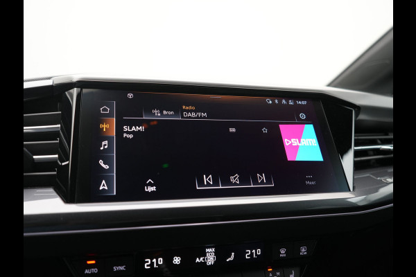 Audi Q4 e-tron 40 S edition 82 kWh 204pk Dealer O.H. | Adaptive Cruise | Head Up | Camera | Lederen Sportstoelen Memory & Verwarmd | Blis | Keyless | Matrix LED | Apple Carplay | Navigatie | DAB | 19"L.M |