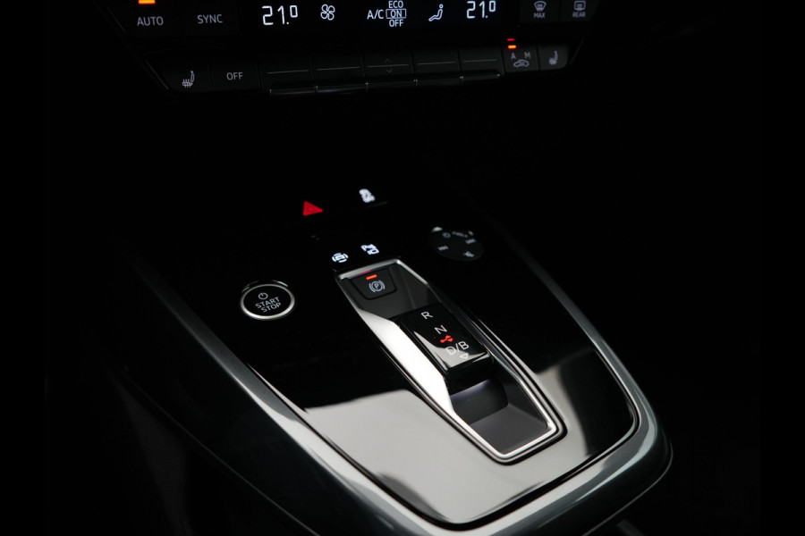 Audi Q4 e-tron 40 S edition 82 kWh 204pk Dealer O.H. | Adaptive Cruise | Head Up | Camera | Lederen Sportstoelen Memory & Verwarmd | Blis | Keyless | Matrix LED | Apple Carplay | Navigatie | DAB | 19"L.M |