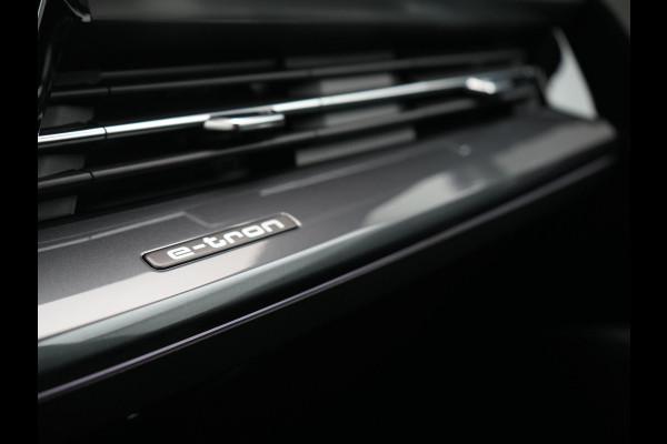 Audi Q4 e-tron 40 S edition 82 kWh 204pk Dealer O.H. | Adaptive Cruise | Head Up | Camera | Lederen Sportstoelen Memory & Verwarmd | Blis | Keyless | Matrix LED | Apple Carplay | Navigatie | DAB | 19"L.M |