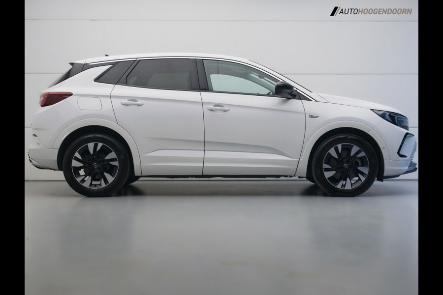 Opel Grandland 1.6 Turbo Plug-In Hybrid Business Elegance Sport (APPLE CARPLAY,TREKHAAK,STUUR-STOELVERWARMING,ADAPTIVE CRUISE)