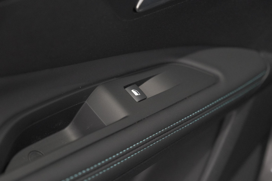 Peugeot 3008 1.6 HYbrid 225 Allure | Camera | Dodehoekdetectie | Navigatie | Apple Carplay