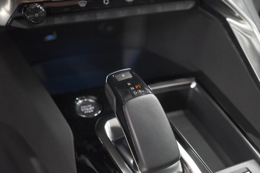 Peugeot 3008 1.6 HYbrid 225 Allure | Camera | Dodehoekdetectie | Navigatie | Apple Carplay