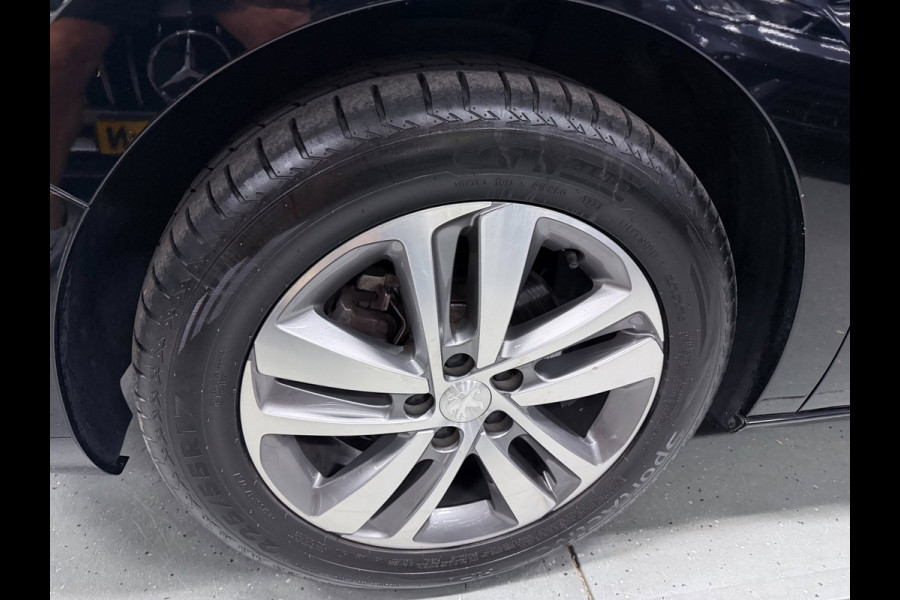 Peugeot e-Traveller 75 kWh Business VIP 8 PERSOONS PANO/MASSAGE-STOEL+M/LEDER/H-UPNAVI/CAM///