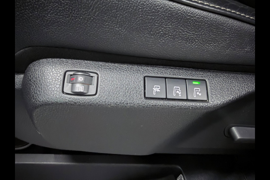 Peugeot e-Traveller 75 kWh Business VIP 8 PERSOONS PANO/MASSAGE-STOEL+M/LEDER/H-UPNAVI/CAM///