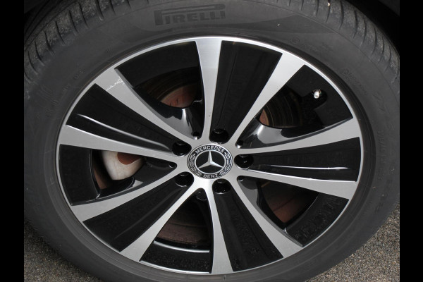 Mercedes-Benz E-Klasse 300e Avantgarde Premium Plus PHEV Automaat Panorama dak Climate control Adaptieve cruise control Parkeersensoren Camera  Verwarmde voorstoelen Keyless Lcihtmetalen velgen Led Burmester