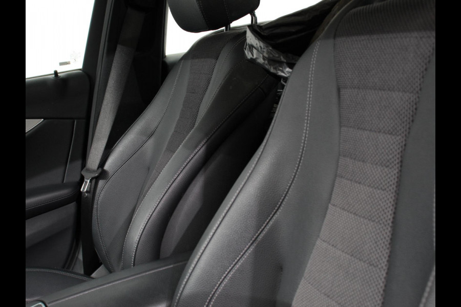 Mercedes-Benz E-Klasse 300e Avantgarde Premium Plus PHEV Automaat Panorama dak Climate control Adaptieve cruise control Parkeersensoren Camera  Verwarmde voorstoelen Keyless Lcihtmetalen velgen Led Burmester