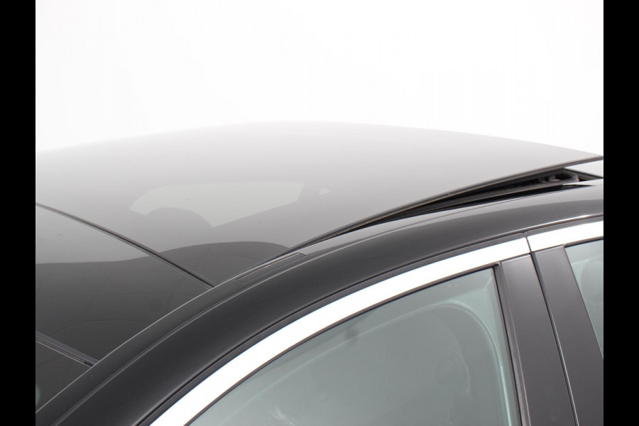 Mercedes-Benz E-Klasse 300e Avantgarde Premium Plus PHEV Automaat Panorama dak Climate control Adaptieve cruise control Parkeersensoren Camera  Verwarmde voorstoelen Keyless Lcihtmetalen velgen Led Burmester