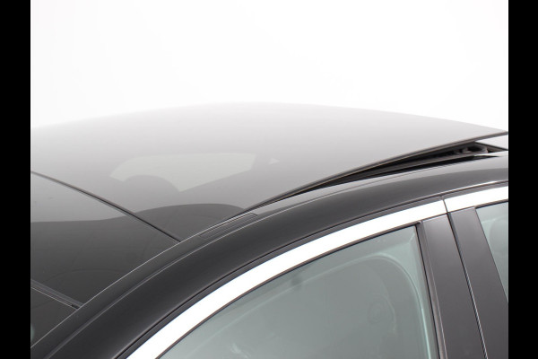 Mercedes-Benz E-Klasse 300e Avantgarde Premium Plus PHEV Automaat Panorama dak Climate control Adaptieve cruise control Parkeersensoren Camera  Verwarmde voorstoelen Keyless Lcihtmetalen velgen Led Burmester