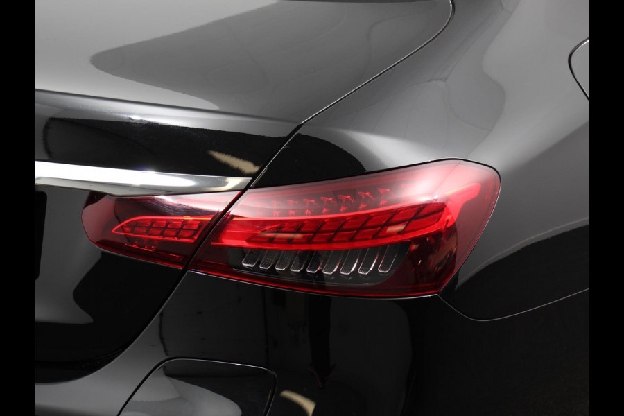Mercedes-Benz E-Klasse 300e Avantgarde Premium Plus PHEV Automaat Panorama dak Climate control Adaptieve cruise control Parkeersensoren Camera  Verwarmde voorstoelen Keyless Lcihtmetalen velgen Led Burmester
