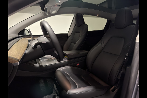 Tesla Model Y Long Range AWD 75 kWh | ACC | Stoelen verwarmd | Keyless