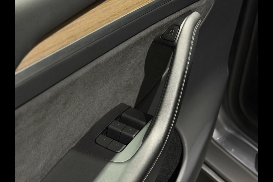 Tesla Model Y Long Range AWD 75 kWh | ACC | Stoelen verwarmd | Keyless